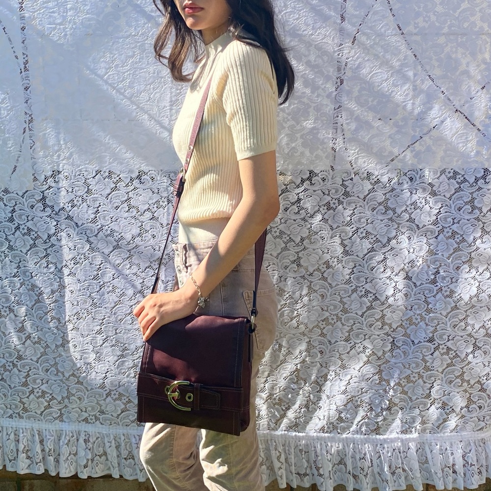 Coach Soho Belted Crossbody / Messenger / Flap Burgundy Leather Bag - Picture 2 of 15